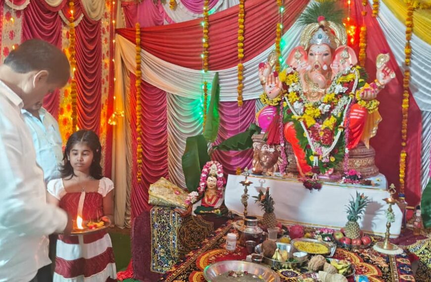 ಹನೂರು – ಗಣೇಶನ ದರ್ಶನ ಪಡೆದು ಶುಭ ಕೋರಿದ ಶಾಸಕ ಎಂ.ಆರ್.ಮಂಜುನಾಥ್