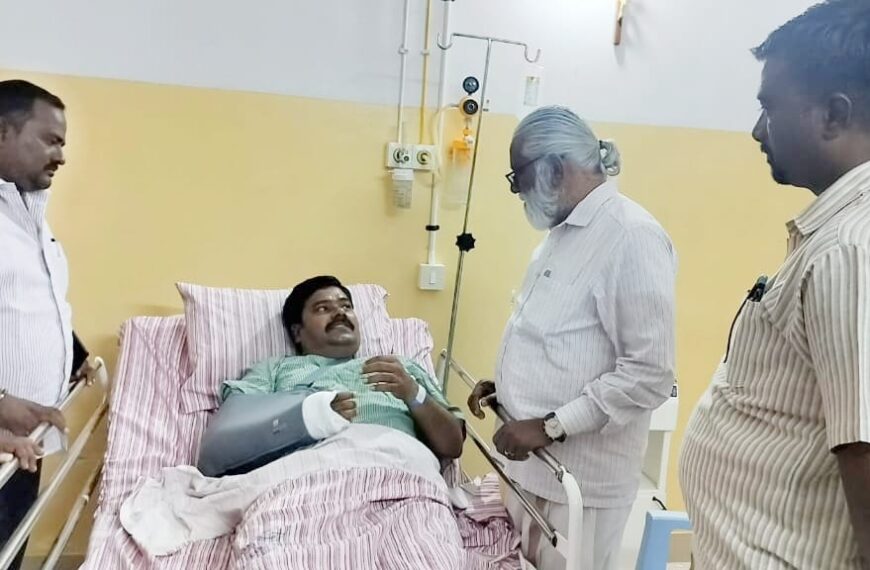 ಕೊಳ್ಳೇಗಾಲ : ಗಾಯಾಳು ಭೀಮನಗರ ದೊಡ್ಡ ಯಜಮಾನರನ್ನು ಭೇಟಿಯಾಗಿ ಆರೋಗ್ಯ ವಿಚಾರಿಸಿ ದೊಡ್ಡತನ ಮೆರೆದ ಮಾಜಿ ಸಚಿವ ಎನ್.ಮಹೇಶ್