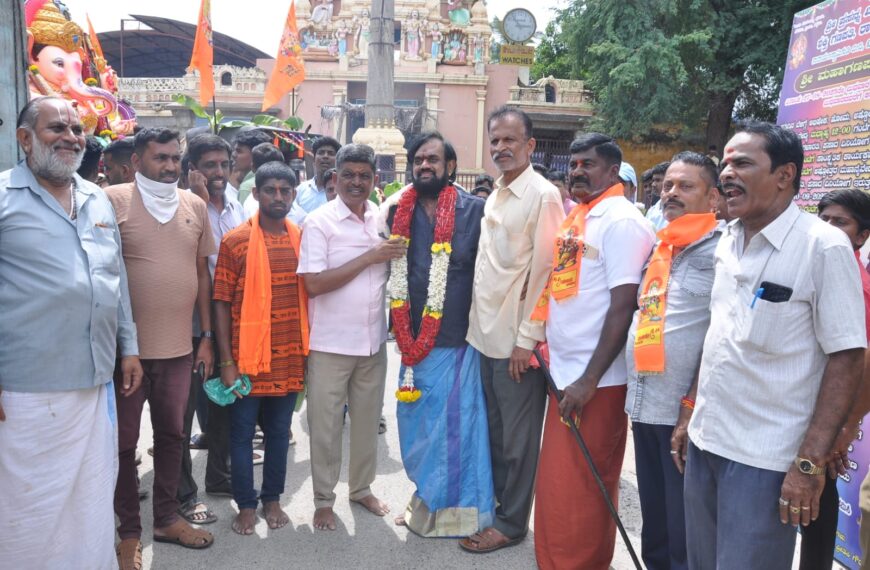 ಕೊಳ್ಳೇಗಾಲದಲ್ಲಿ ಅದ್ದೂರಿ ಮೆರವಣಿಗೆಯಲ್ಲಿ ಗಣೇಶ ವಿಸರ್ಜನೆ