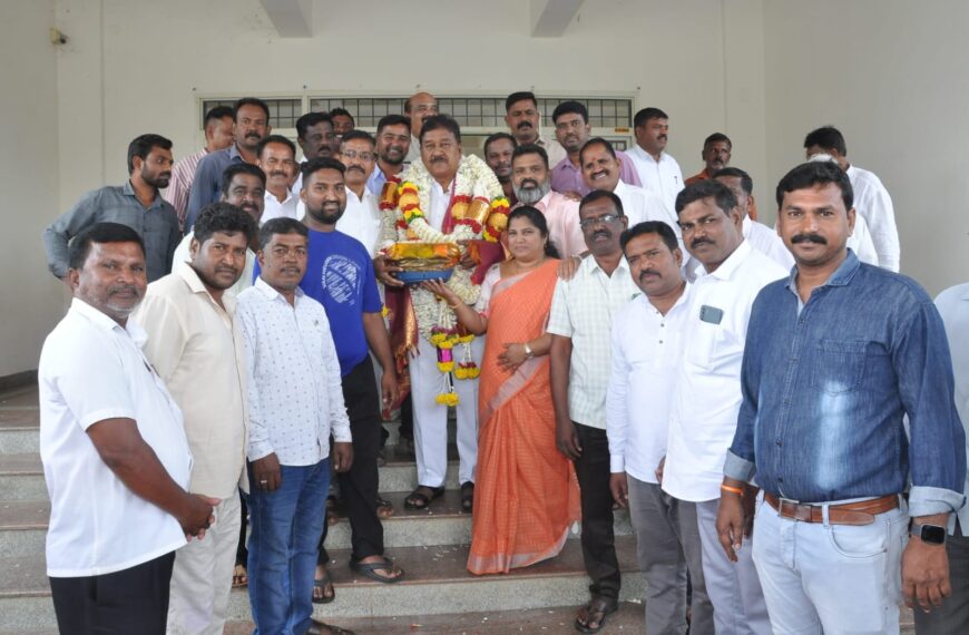 ಅನುಸೂಚಿತ ಜಾತಿ ಮತ್ತು ಪಂಗಡ ಕಲ್ಯಾಣ ಸಮಿತಿ ಅಧ್ಯಕ್ಷ ಹಾಗೂ ಶಾಸಕ ಎ.ಆರ್.ಕೃಷ್ಣಮೂರ್ತಿ ಅವರಿಗೆ ಕೊಳ್ಳೇಗಾಲದಲ್ಲಿ ಸನ್ಮಾನ