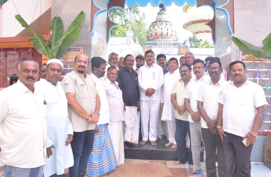 ಕೊಳ್ಳೇಗಾಲದ ಬಸ್ತೀಪುರ ಶನೇಶ್ವರ ದೇವಸ್ಥಾನಕ್ಕೆ ಎ.ಆರ್. ಕೃಷ್ಣಮೂರ್ತಿ ಭೇಟಿ