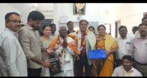 ನಿವೃತ್ತಿಯಾದ ಸೆಸ್ಕಾಂ ಎಇಇ ಎಂ ರಾಜು ಅವರಿಗೆ ಹೃದಯಸ್ಪರ್ಶಿ ಬೀಳ್ಕೊಡುಗೆ
